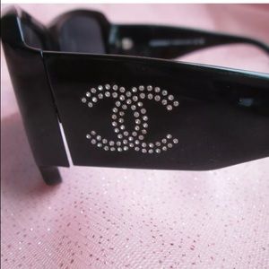 Chanel black Swarovski crystal CC sunglass READ